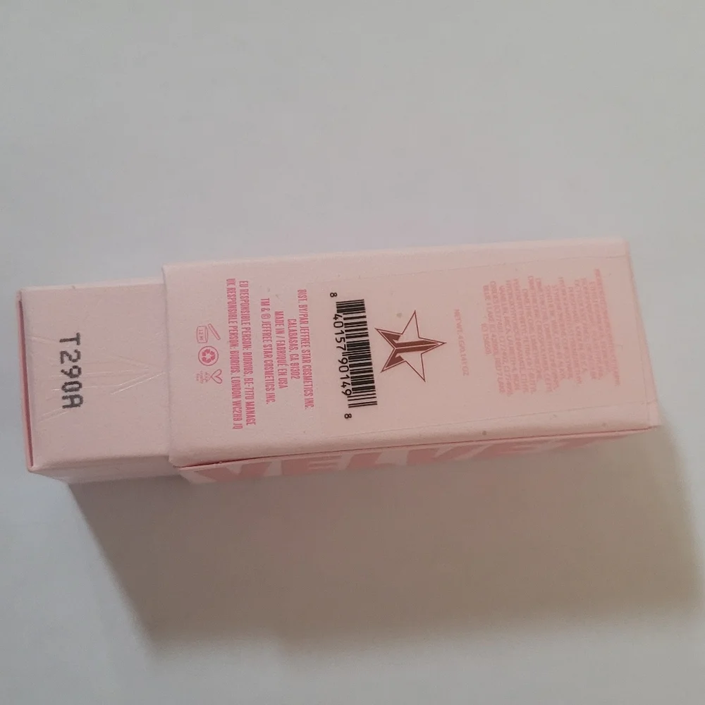 Jeffree Star Velvet Trap Lipstick Unicorn Blood‎